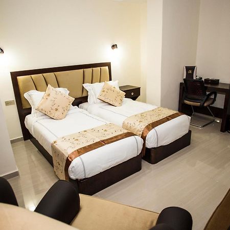 Queen Plaza Hotel Hebron Kamer foto