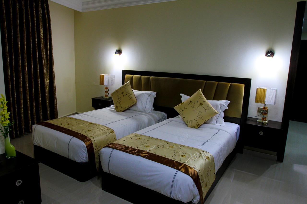 Queen Plaza Hotel Hebron Buitenkant foto