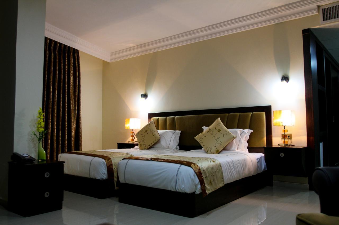 Queen Plaza Hotel Hebron Buitenkant foto