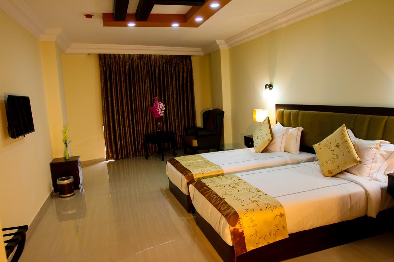 Queen Plaza Hotel Hebron Buitenkant foto