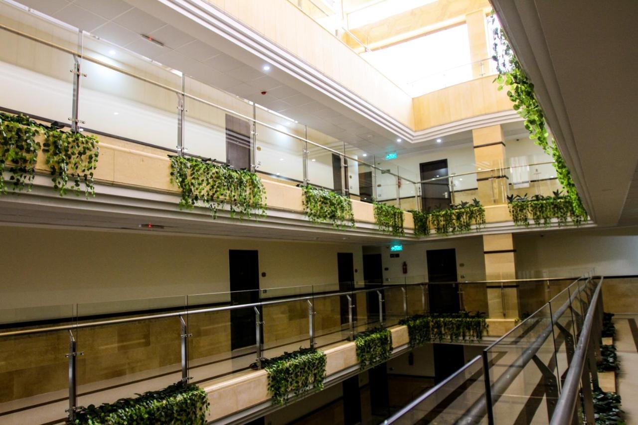 Queen Plaza Hotel Hebron Buitenkant foto